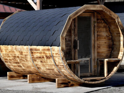 sudová sauna 350cm s predsieňou a terasou pohľad z predného boku